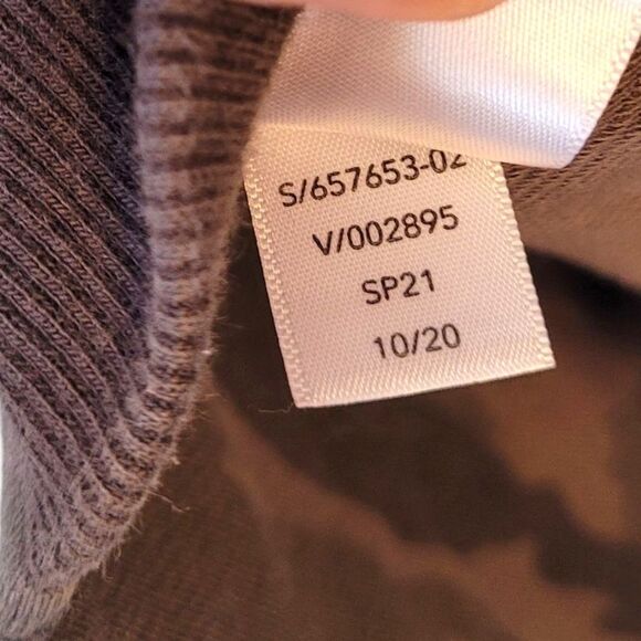 Athleta Women's Green Camo Structured Pullover Sweatshirt Size M - Picture 6 of 7